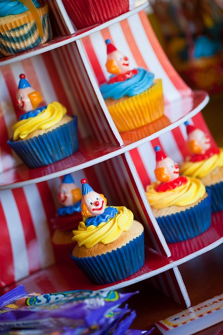 circus, clown cupcakes